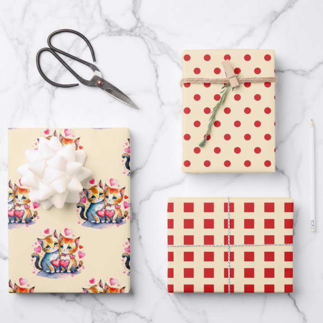 Niedliche Katzen rotes Quadratzmuster Geschenkpapier Set (Vorderseite)