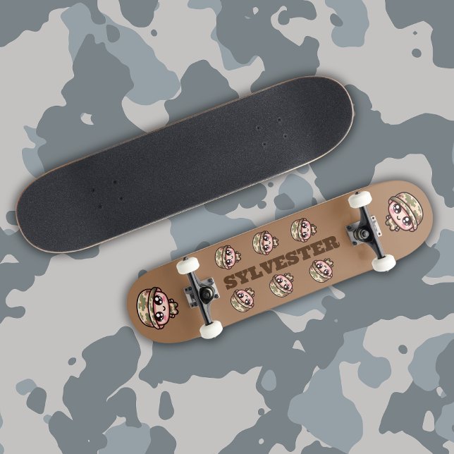 Niedliche Kawaii Army Camouflage Monogram auf Brow Skateboard (Von Creator hochgeladen)