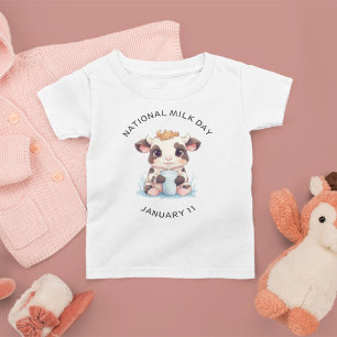 Niedliche Kawaii Baby Kuh trinkt Milch Baby T-shirt