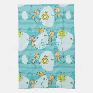 Niedliche Kinder, die auf dem Strandmuster spielen Handtuch