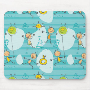 Niedliche Kinder, die auf dem Strandmuster spielen Mousepad