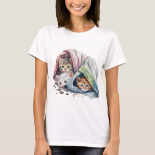 NIEDLICHE KITTEN UNTER PASTEL BLANKETS T-Shirt