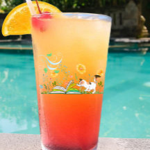 Niedliche Kitty Reading im Garten