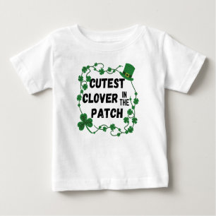 Niedliche Klee am Pflaster St. Patrick's Day Baby T-shirt