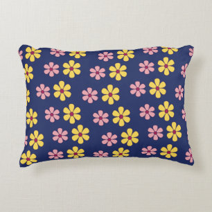 Niedliche kleine Blume Dekokissen