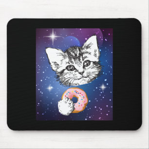 Niedliche kleine Katze, die im Weltraum einen Donu Mousepad