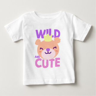 Niedliche kleine rosa Lioness wild und Niedlich Baby T-shirt