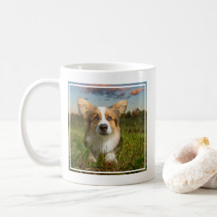 Niedliche Kleintiere   Corgi in Cloudy Yard Kaffeetasse
