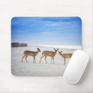 Niedliche Kleintiere Hirsche am Strand Mousepad