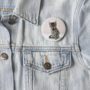 Niedliche Kleintiere Licking Tabby Kitten Button