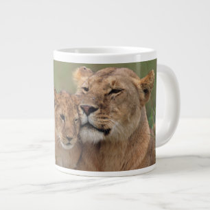 Niedliche Kleintiere   Lion Cub & Mother Jumbo-Tasse