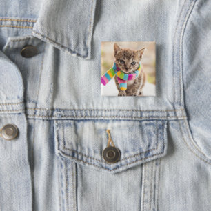 Niedliche Kleintiere   Tabby Kitten Rainbow Scarf Button