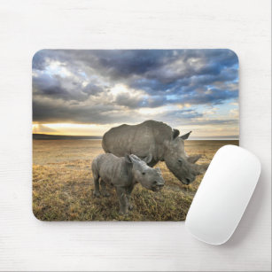 Niedliche Kleintiere   Weißer Rhino und Kalb Mousepad