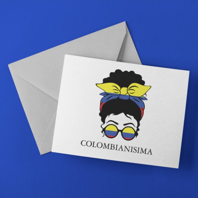 NIEDLICHE kolumbianische Mädchenflagge Postkarte (CUTE COLOMBIANISIMA Colombian Girl Flag Postcard)