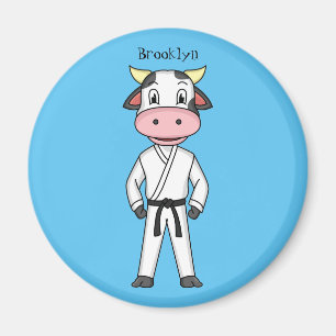 Niedliche Kuh in Kung Fu Anzug Cartoon Magnet