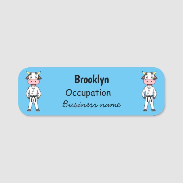 Niedliche Kuh in Kung Fu Anzug Cartoon Namensschild (Vorderseite)