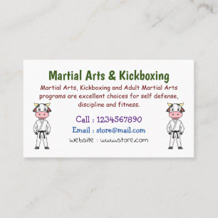 Niedliche Kuh in Kung Fu Anzug Cartoon Visitenkarte