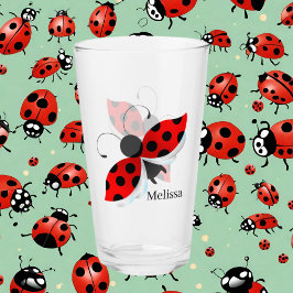 niedliche Ladybug Ladybug Dame fügt Glass hinzu Glas