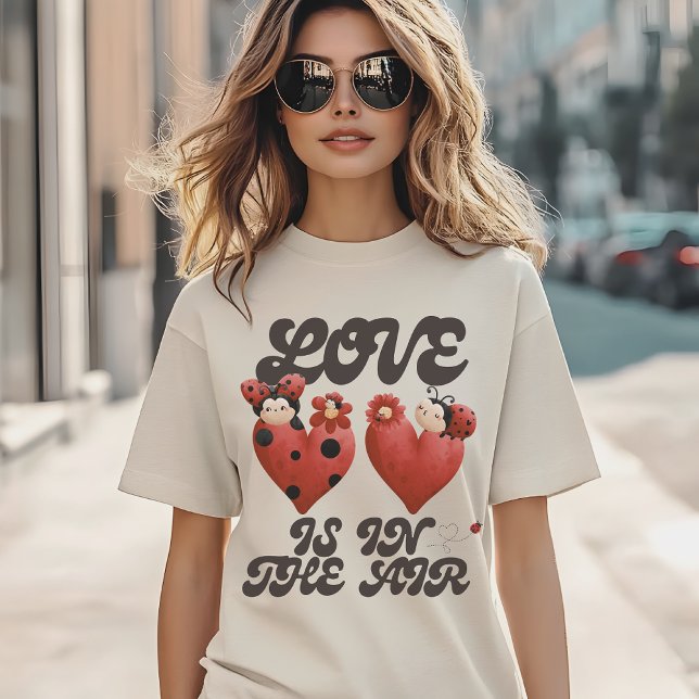 Niedliche Ladybug, Liebe ist in der Luft, süßes Ro T-Shirt (Von Creator hochgeladen)