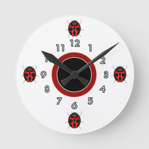 Niedliche Ladybug-Mauer Runde Wanduhr
