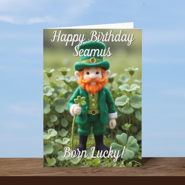 Niedliche Leprechaun St Patrick's Day Geburtstagsk Karte (Best birthdays happen on March 17th! Add your name and birthday greeting!)
