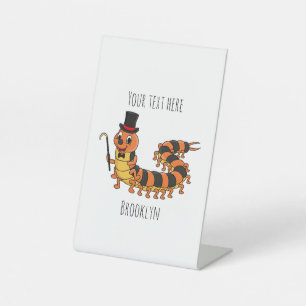 Niedliche lustige Centipez-Cartoon-Abbildung Sockelschild