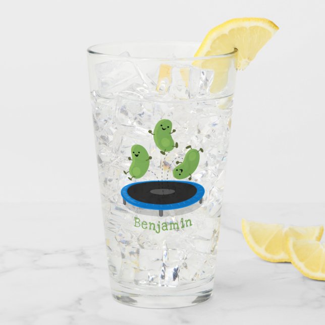 Niedliche, lustige grüne Bohnen auf Trampolin-Cart Glas (Rückseite Ice)