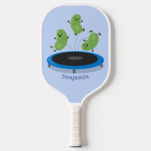 Niedliche, lustige grüne Bohnen auf Trampolin-Cart Pickleball Schläger