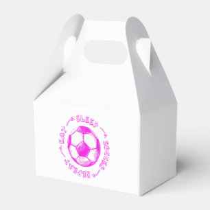 Niedliche Mädchen essen Schlafsoccer wiederholen - Geschenkschachtel