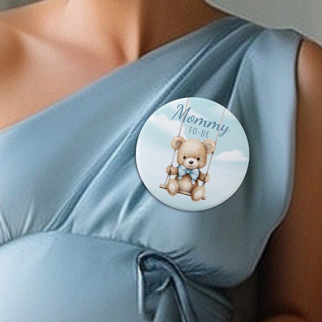 Niedliche Mami to be Teddy Bear Baby Showknopf Button (Von Creator hochgeladen)