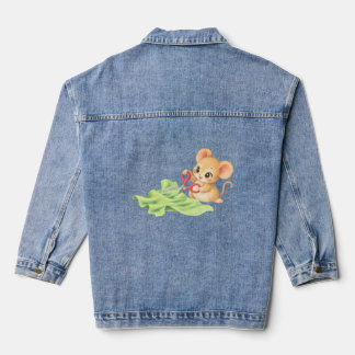 Niedliche Maus schneidet Stoff zu Jeansjacke