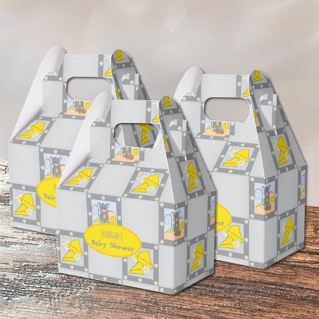Niedliche Maus- und Käseneutral-Gefälligkeitsbox Geschenkschachtel (Favor boxes displayed on a wooden table .)