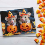 Niedliche Mäuse Halloween Pumpkins Postkarte<br><div class="desc">Dieses Design kann durch Auswahl der Option Design bearbeiten personalisiert werden. Sie können auch auf andere Gegenstände übertragen. Kontaktieren Sie mich unter colorflowcreations@gmail.com oder nutzen Sie die Chat-Option oben auf der Seite, wenn Sie dieses Design auf einem anderen Produkt haben möchten oder Hilfe bei diesem Design benötigen. Sehen Sie mehr...</div>