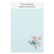 Niedliche Meerjungfrau Reiten auf einem Dolphin