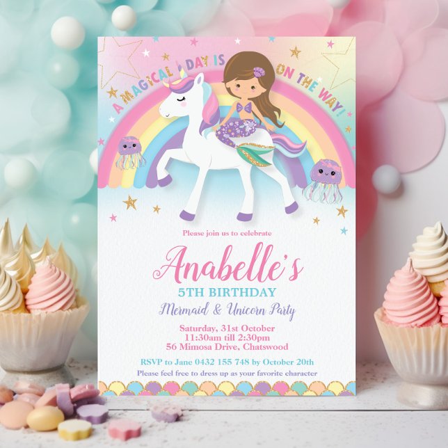 Niedliche Meerjungfrau und Unicorn Rainbow Birthda Einladung (light brown haired mermaid and unicorn rainbow pool birthday party invitation cards printed download)