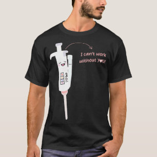 niedliche Micropipette mit einem hübschen Tipp-Lab T-Shirt