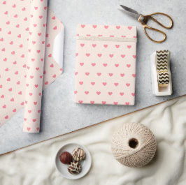 Niedliche moderne, einfache rosa Herzen auf Creme Geschenkpapier