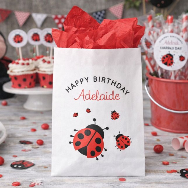 Niedliche moderne Red Ladybug Happy Birthday Custo Geschenktütchen (Von Creator hochgeladen)