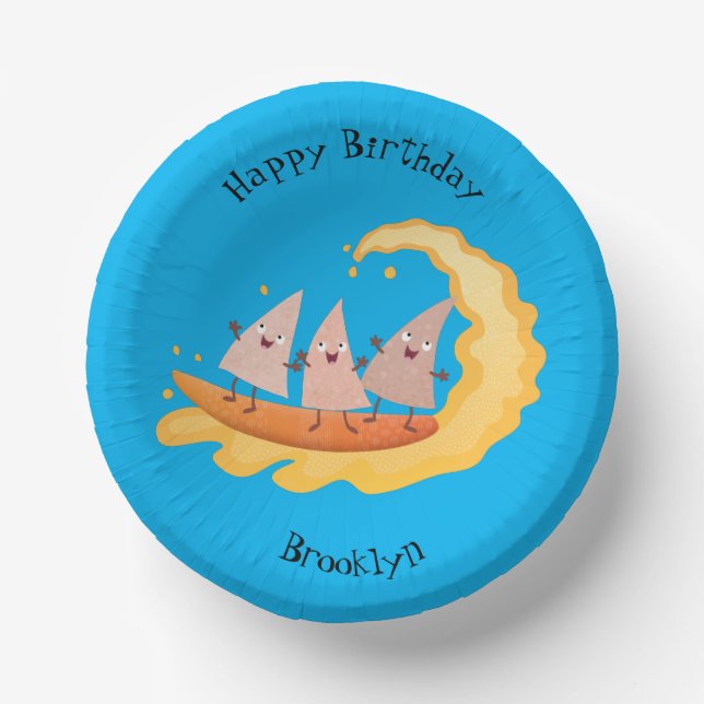 Niedliche nachos-Maischips beim Surfen Pappteller (Vorderseite)