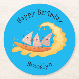 Niedliche nachos-Maischips beim Surfen Runder Pappuntersetzer