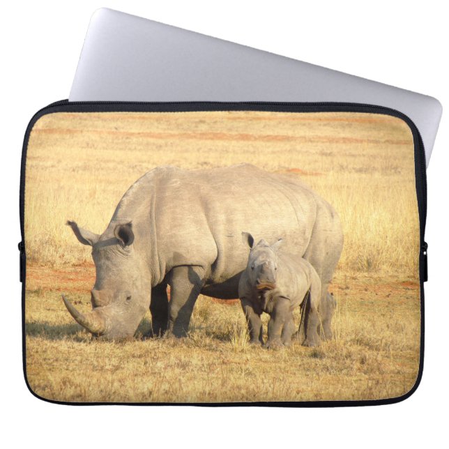 Niedliche Nashörner in Afrika Laptopschutzhülle (Vorderseite)