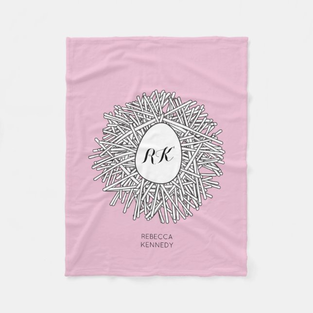 Niedliche Nest- und Eierinitialen und Name Rosa Fleecedecke (Vorderseite)