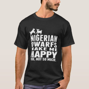 Niedliche nigerianische Zwergziege freut sich über T-Shirt