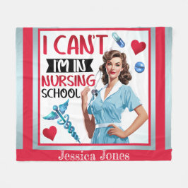 Niedliche Nostalgie-Krankenschwester Pinup in der Fleecedecke