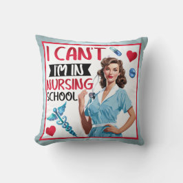 Niedliche Nostalgie-Krankenschwester Pinup in der Kissen
