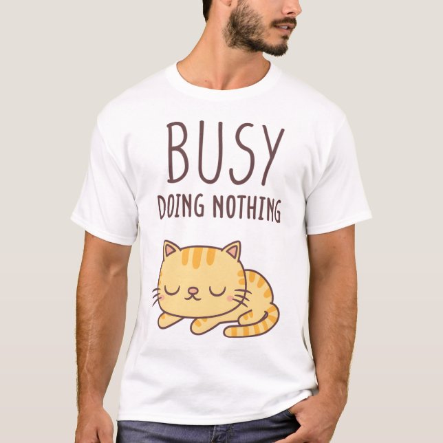 Niedliche Orange Tabby Cat beschäftigt, tut nichts T-Shirt (Vorderseite)
