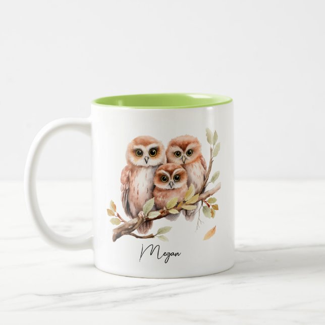 Niedliche Owls auf einer Baumzweigung Zweifarbige Tasse (Links)