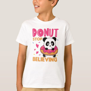 Niedliche Panda-Funny-Tiere in Donut Pun T-Shirt