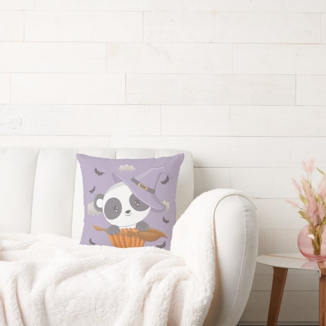 Niedliche Panda Hexe und Fledermäuse Lila Hallowee Kissen (Liege)