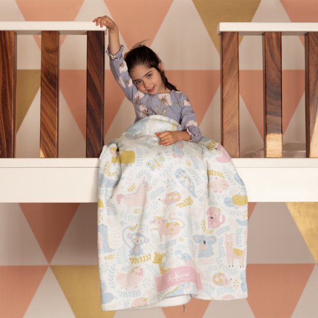 Niedliche Pastel Zoo Tier Mit Monogramm Girl Pink Fleecedecke (Von Creator hochgeladen)